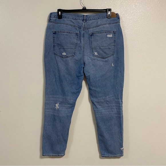 American Eagle Distressed Mom jeans Light wash Size Plus Size 18 Regular - Picture 3 of 16